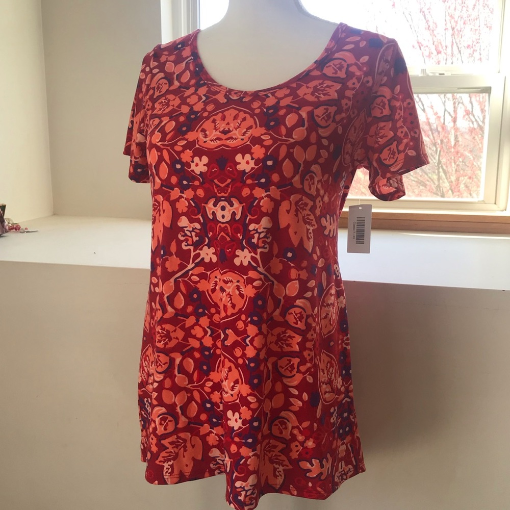 🏷NWT LULAROE Gorgeous Print Classic T